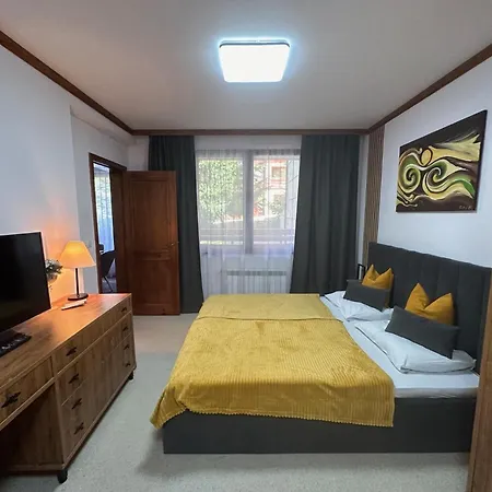 Family Luxury Private For 4 Max 6 People In 4 Star St Ivan Rilski, Апартхотел Банско
