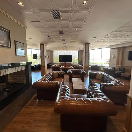 アパートホテル Family Luxury Private For 4 Max 6 People In 4 Star St Ivan Rilski, バンスコ
